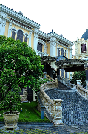 Ngói hài văn miếu